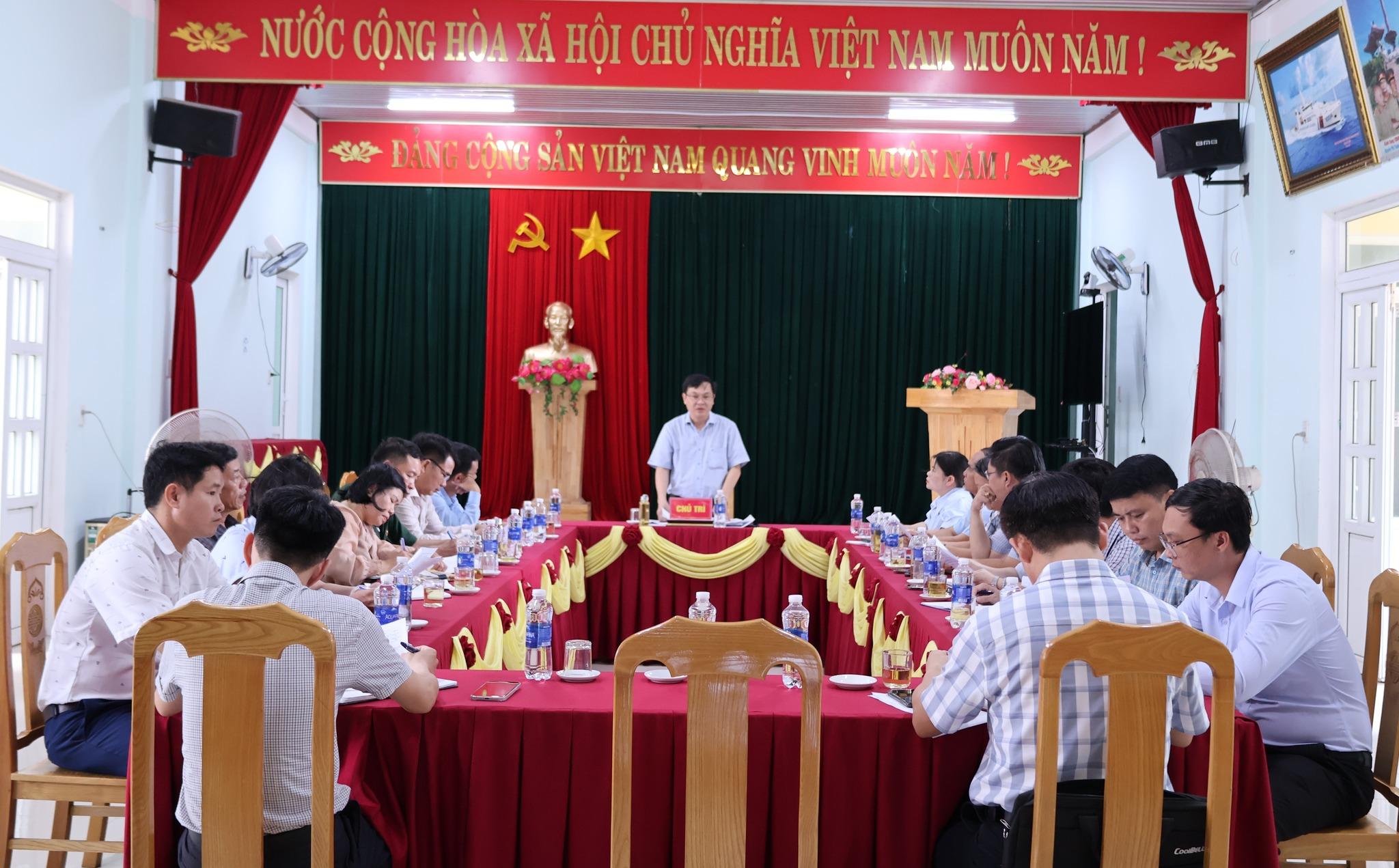 HỌP BAN CHỈ ĐẠO CHƯƠNG TRÌNH MTQG XÂY DỰNG NÔNG THÔN MỚI XÃ NAM CỬA VIỆT
