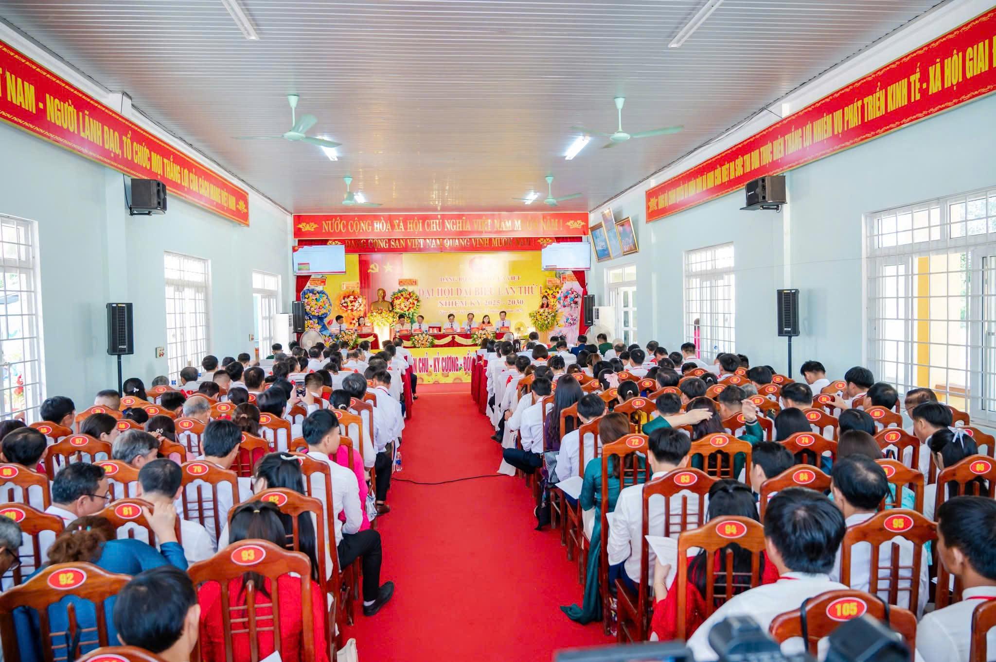 ĐẠI HỘI ĐẠI BIỂU ĐẢNG BỘ XÃ NAM CỬA VIỆT LẦN THỨ I, NHIỆM KỲ 2025 - 2030 THÀNH CÔNG TỐT ĐẸP